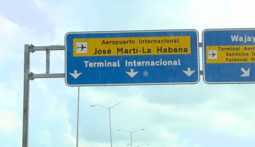 Indicador de via hacia el Aeropuerto de la Habana